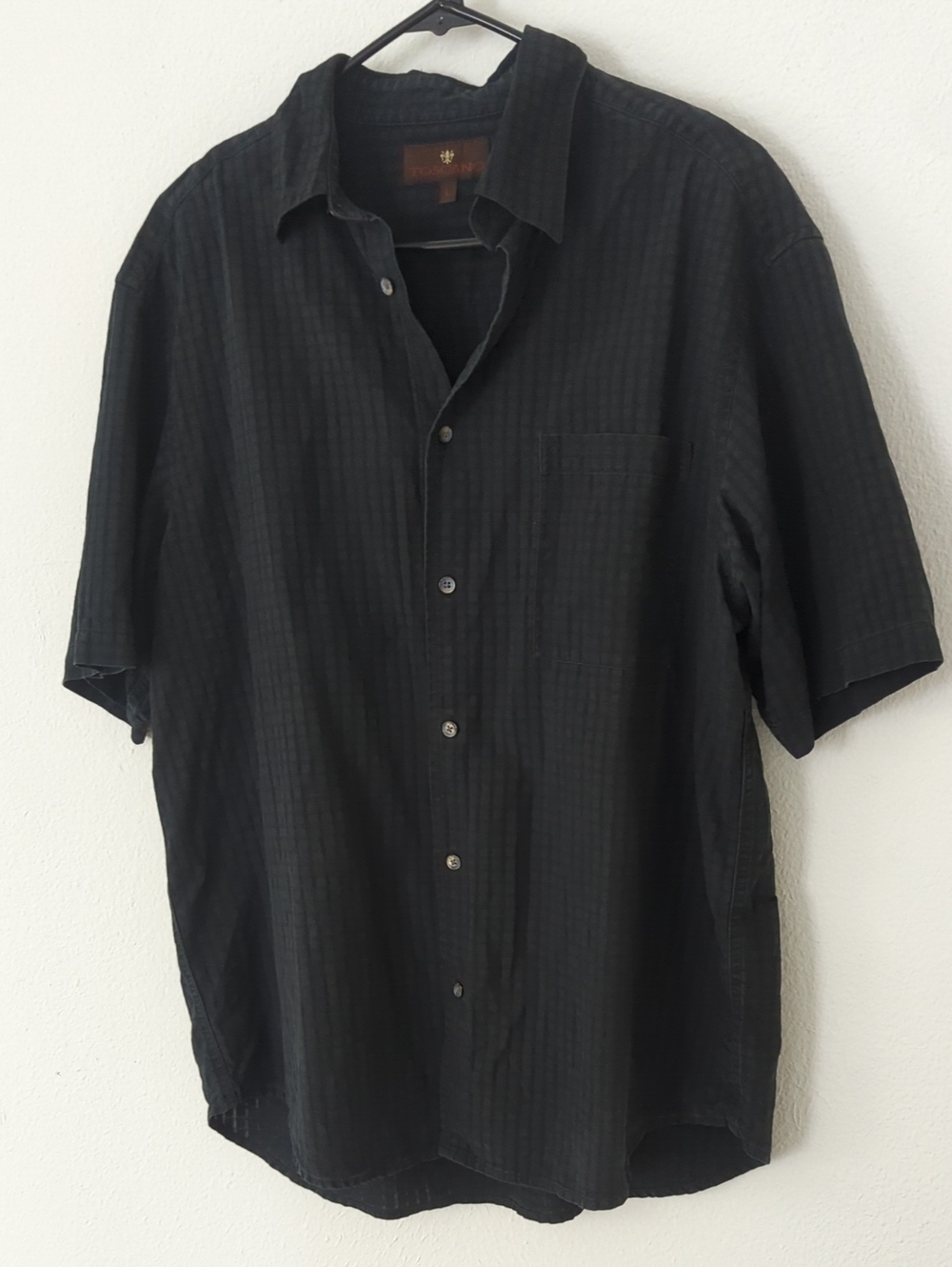Men's Black Short-Sleeve Button-Up Shirt